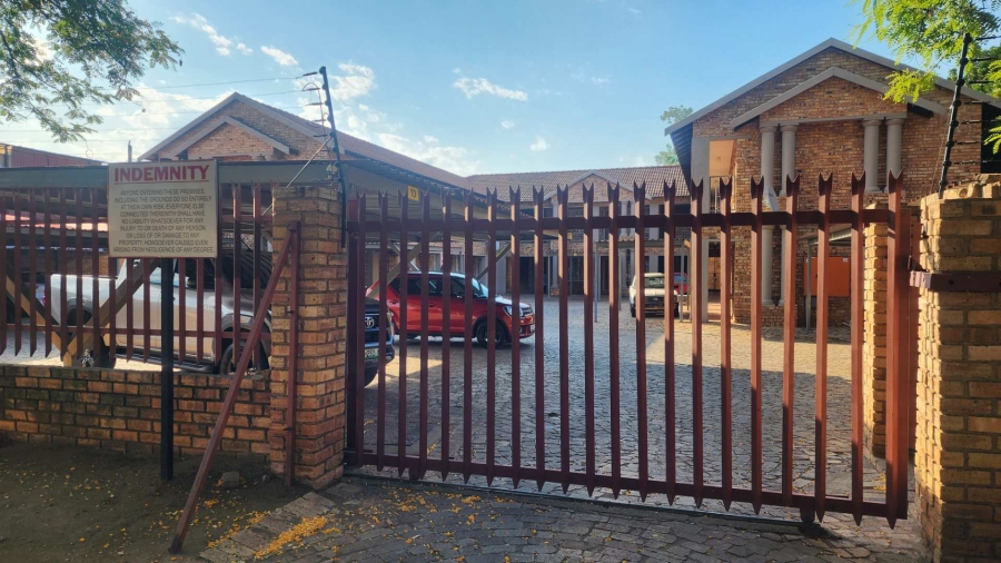 1 Bedroom Property for Sale in Rustenburg North West